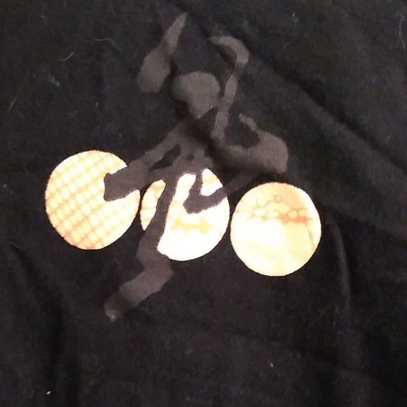 BOY'S T-SHIRT SIZE 4 Cool Asian Design on Back - Picture 2 of 5